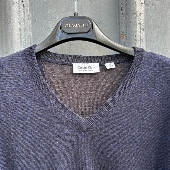 Calvin Klein Extra Fine Merino V Neck Sweater, size XXL - Picture 3 of 7